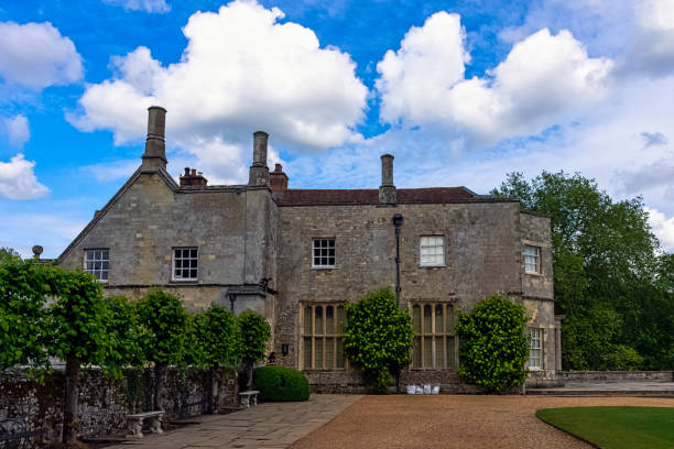 Mottisfont Abbey - a historical priory and country estate in Mottisfont, Hampshire, United Kingdom Mottisfont, Hampshire, United Kingdom - June 9, 2019: Mottisfont Abbey - a historical priory and country estate mottisfont stock pictures, royalty-free photos & images