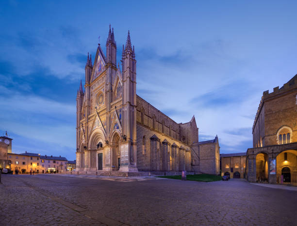 Orvieto Cathedral in twilight, Umbra, Italy Duomo of Orvieto in twilight, Umbra, Italy orvieto stock pictures, royalty-free photos & images