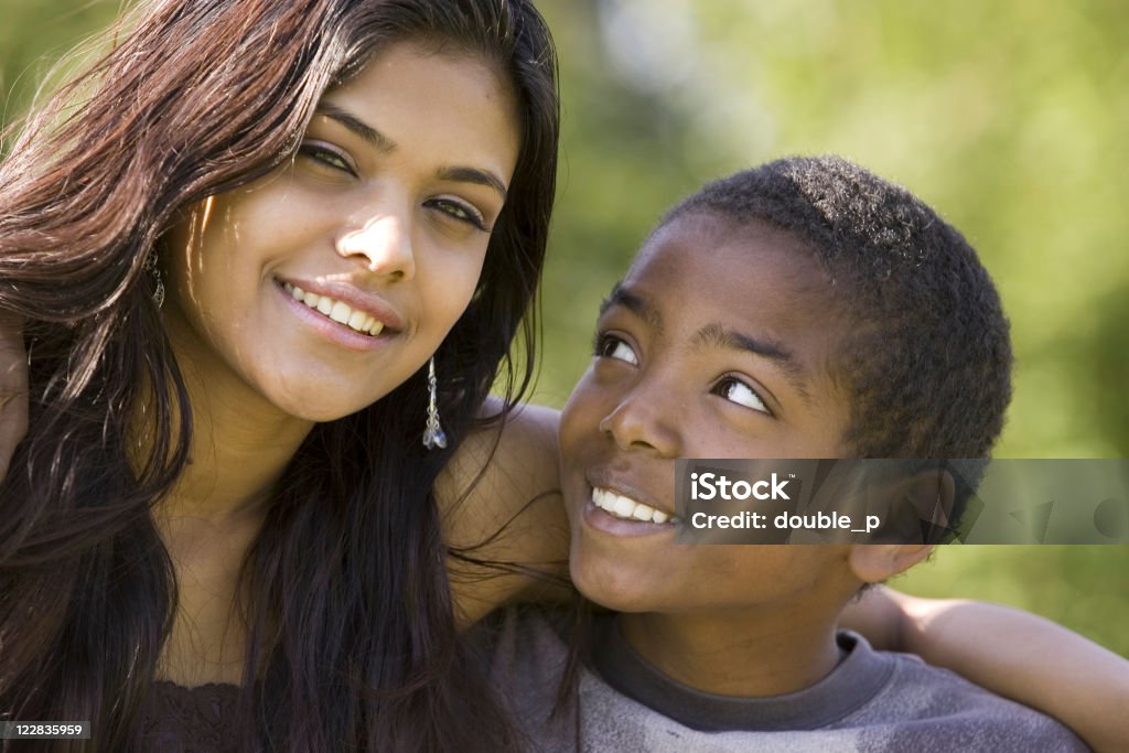 Hermano y hermana - Foto de stock de Afrodescendiente libre de derechos