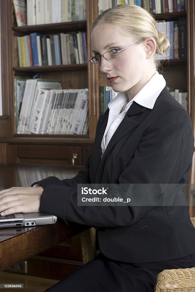 Poupe Bibliothécaire - Photo de 20-24 ans libre de droits