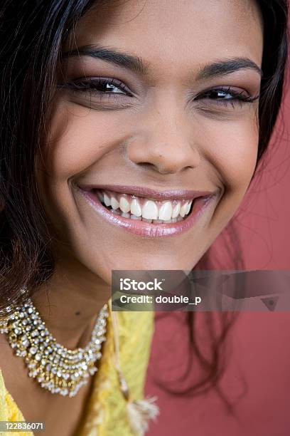 Grande Sorriso - Fotografie stock e altre immagini di 16-17 anni - 16-17 anni, Adolescente, Adulto