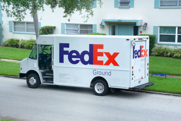 20+ Fedex Man Stock Photos, Pictures & Royalty-Free Images - iStock