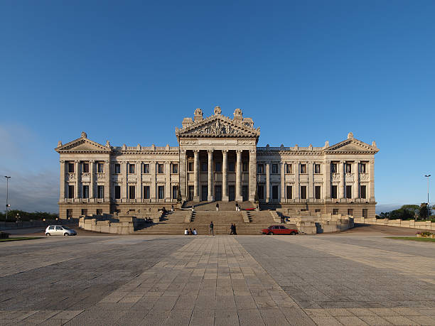 montevideu, uruguai edifício do parlamento - montevidéu imagens e fotografias de stock