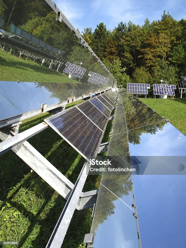 Solarzellen in der Natur - Lizenzfrei Elektrizität Stock-Foto