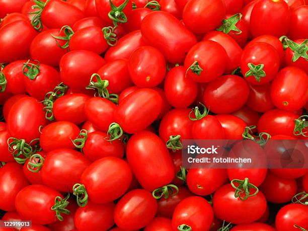 Tomaten Stockfoto und mehr Bilder von Eiertomate - Eiertomate, Formatfüllend, Bildhintergrund