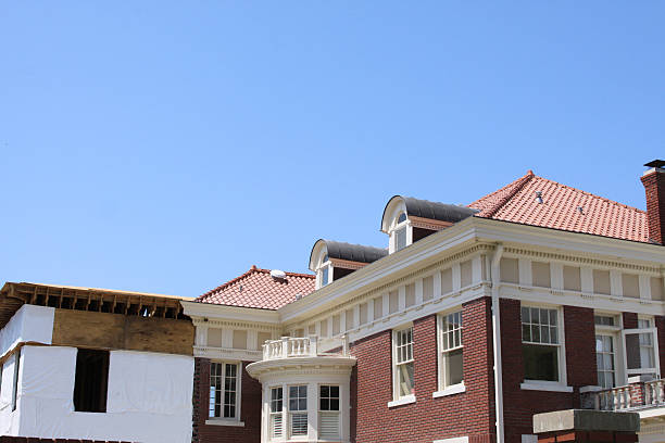 istock Remodeling of Mansion 122953227