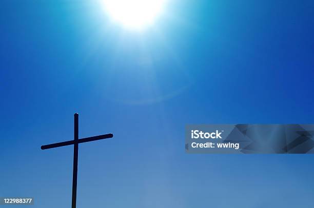 Cross I Słońce Z Bezbarwnym - zdjęcia stockowe i więcej obrazów Ewangelikalizm - Ewangelikalizm, Symbol, Bez ludzi