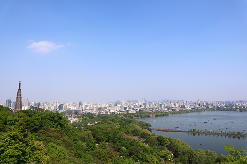 This peak is located in Hangzhou city