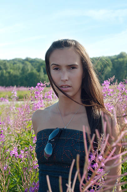 istock Beautiful brunette woman 123022250