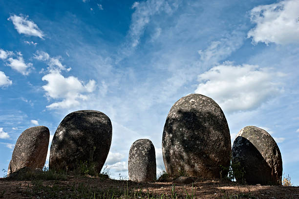 pomnik megalithic z almendres, evora - stone circle zdjęcia i obrazy z banku zdjęć