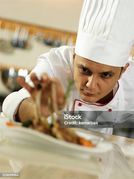 Foto de Toque Do Chef e mais fotos de stock de 25-30 Anos - 25-30 Anos, 30-34 Anos, Acabando