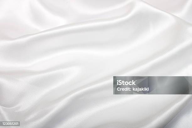 Foto de Fundo De Seda Ou Cetim Branco e mais fotos de stock de Branco - Branco, Cetim, Curva - Forma