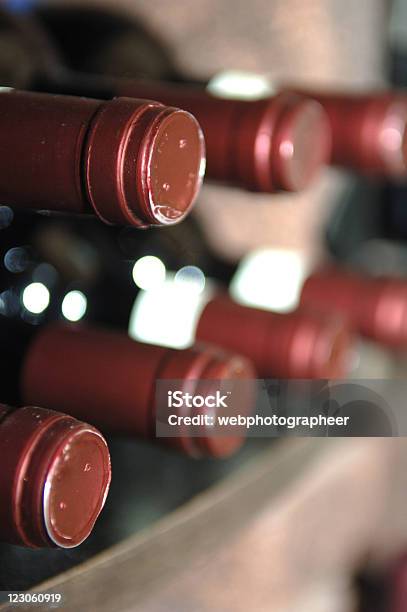 Винный Шкаф — стоковые фотографии и другие картинки Вино - Вино, Алкоголь - напиток, Без людей