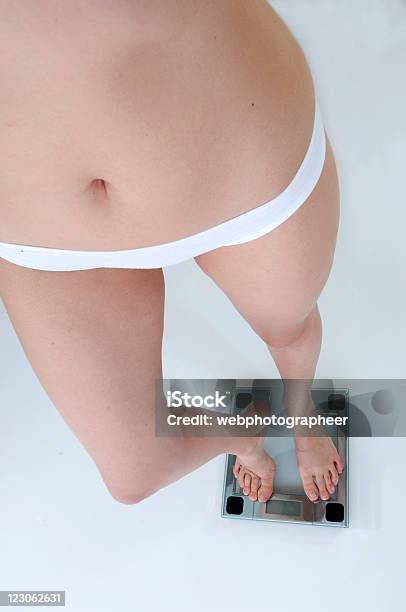 Dieta Foto de stock y más banco de imágenes de Abdomen humano - Abdomen humano, Adulto, Adulto joven