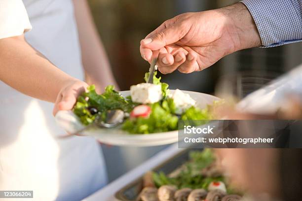 Photo libre de droit de Sert banque d'images et plus d'images libres de droit de Fromage - Fromage, Adulte, Salade composée