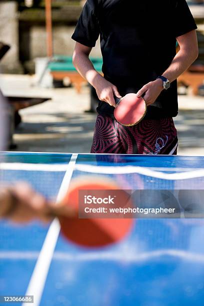 Ténis De Mesa - Fotografias de stock e mais imagens de Adulto - Adulto, Adulto de idade mediana, Amizade