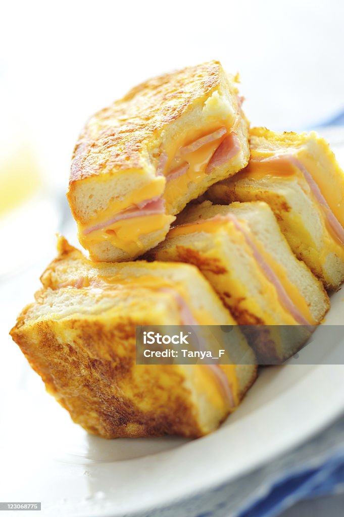 Français Toasts au jambon et au fromage - Photo de Croque-monsieur libre de droits