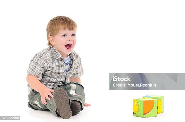 遊びブリック - 2歳から3歳のストックフォトや画像を多数ご用意 - 2歳から3歳, 座る, 1人