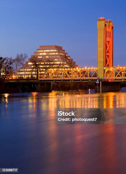 Piramide E Tower Bridge A Sacramento - Fotografie stock e altre immagini di Acqua - Acqua, Ambientazione esterna, Architettura