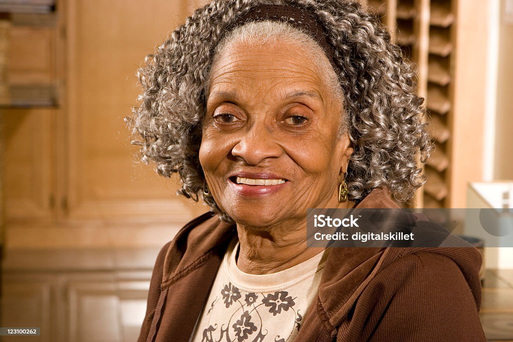 Anziani donna - Foto stock royalty-free di Afro-americano