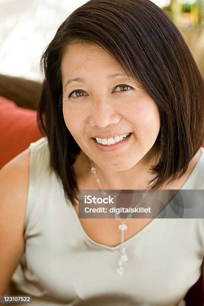 Schöne Asiatische Frau Stockfoto und mehr Bilder von Attraktive Frau - Attraktive Frau, Blick in die Kamera, Erwachsene Person