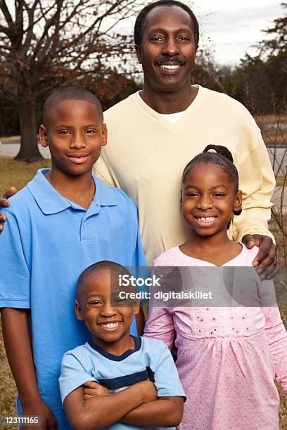 Großvater Mit Seinem Enkel Stockfoto und mehr Bilder von Familie - Familie, Glücklichsein, Multikulturelle Gruppe