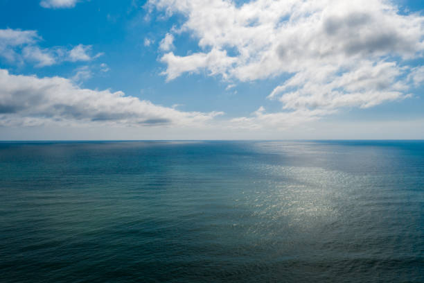 航空写真。シースケープ。スカイライン。 - horizon over water horizontal surface level viewpoint ストックフォトと画像