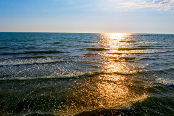 航空写真。シースケープ。スカイライン。 - horizon over water horizontal surface level viewpoint ストックフォトと画像