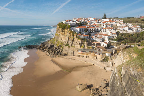 pequeña ciudad costera aluga ouga azenhas do mar - azenhas do mar fotografías e imágenes de stock