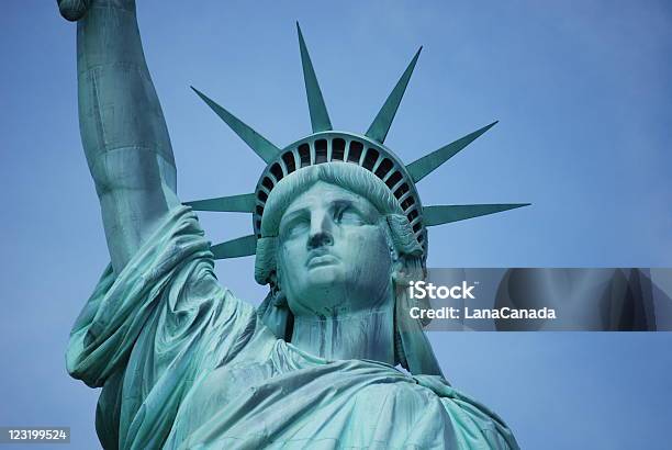 Estátua Da Liberdade Em Porto De Nova Iorque - Fotografias de stock e mais imagens de Estátua da Liberdade - Cidade De Nova Iorque - Estátua da Liberdade - Cidade De Nova Iorque, Face Humana, Estátua