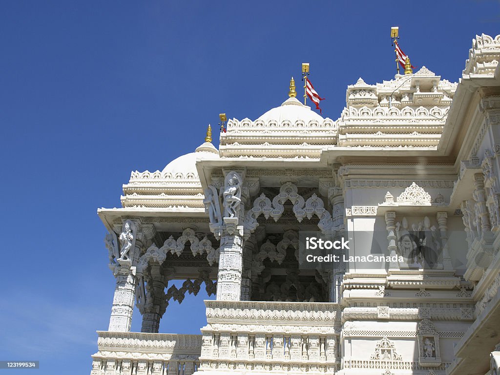 Indischen Marmor-Tempel mit Kuppel und von Steingravierungen. - Lizenzfrei Architektur Stock-Foto