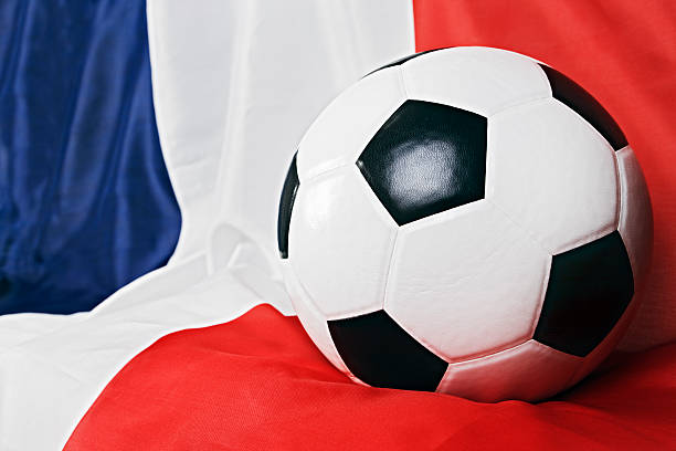 крупный план футбольный мяч, основанную на французский национальный флаг - tricoleur стоковые фото и изображения