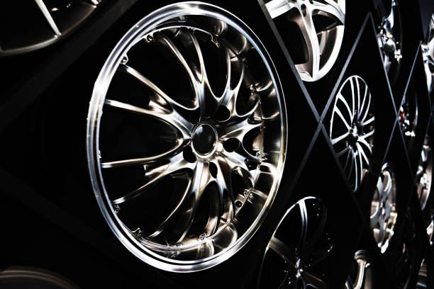 cerchi in lega - alloy wheel foto e immagini stock