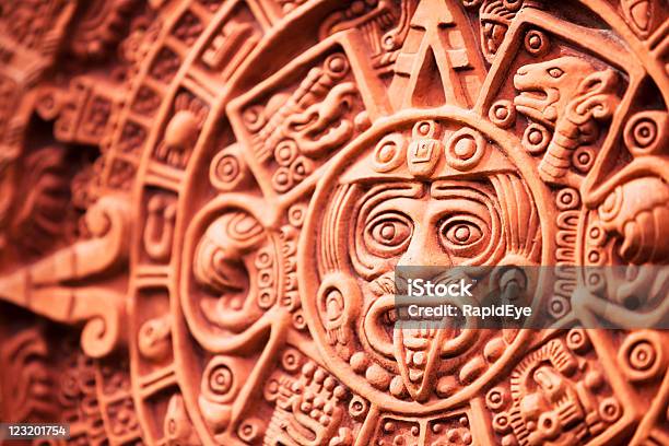 アズテックカレンダーの石のサン - アステカ文明のストックフォトや画像を多数ご用意 - アステカ文明, 彫刻作品, マヤ暦
