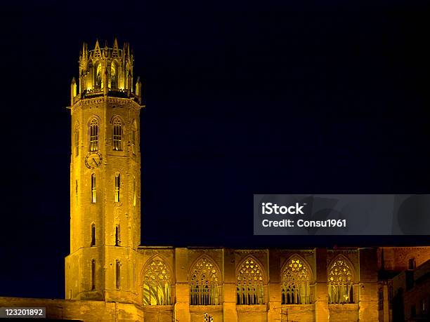 Castillo Foto de stock y más banco de imágenes de Alrededor del siglo XIII - Alrededor del siglo XIII, Antiguo, Arco - Característica arquitectónica