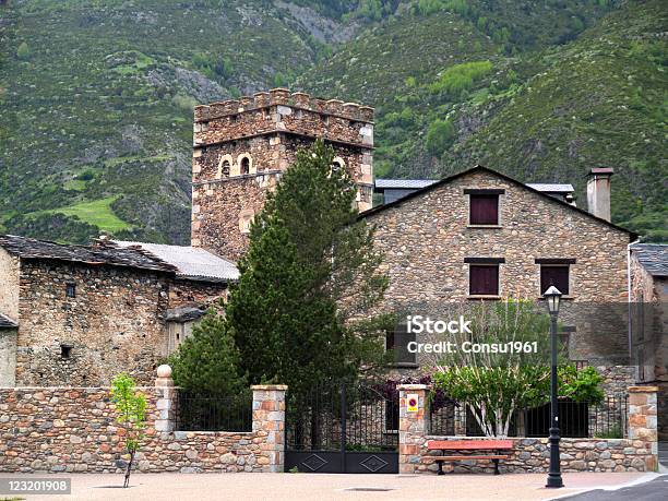 La Ciudad Foto de stock y más banco de imágenes de Huesca - Huesca, Provincia de Huesca, Villa - Asentamiento humano
