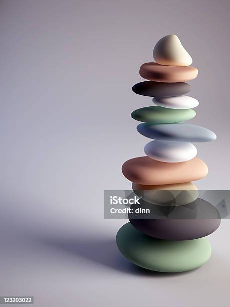 Calhaus Colorido Pilha Com Sharp Um Na Parte De Cima - Fotografias de stock e mais imagens de Zen