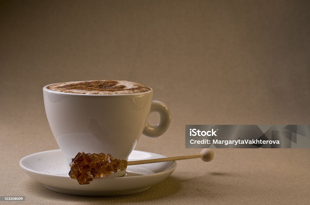 Capuchino y taza de café - Foto de stock de Alimento libre de derechos