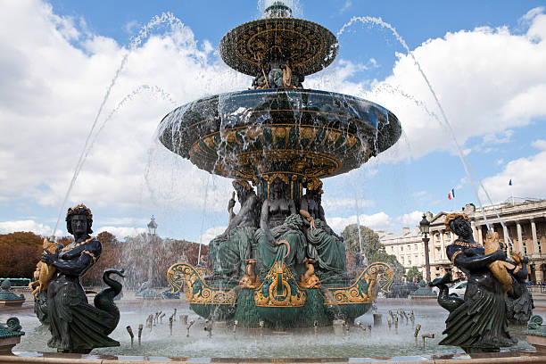 istock Fountain River Commerce and Navigation on Concord square Paris F 123210746