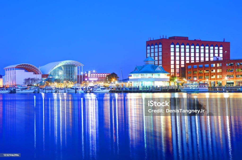 Hampton, Virginia Skyline Hampton is an independent city in the Commonwealth of Virginia in the United States. It is one of the seven major cities that compose the Hampton Roads metropolitan area Virginia - US State Stock Photo