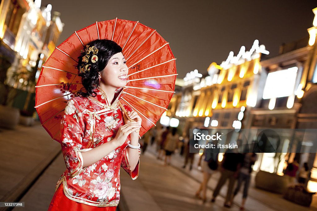 中国の伝統的な女性 - 1人のロイヤリティフリーストックフォト