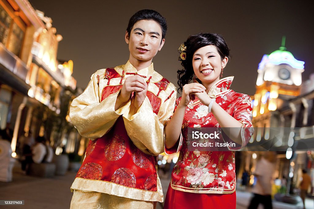 Coppia asiatica tradizionale - Foto stock royalty-free di 20-24 anni