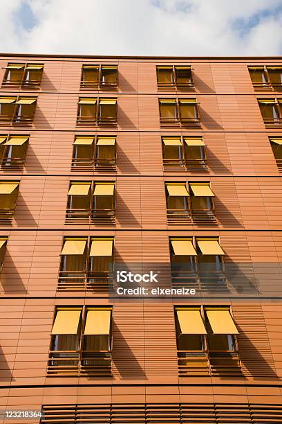 Laranja Apartment Building - Fotografias de stock e mais imagens de Abertura - Abertura, Alemanha, Amarelo