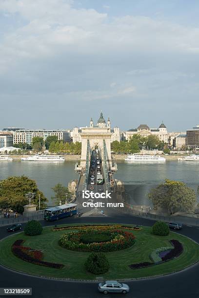 Puente De Las Cadenas De Budapest Foto de stock y más banco de imágenes de Aire libre - Aire libre, Barco de pasajeros, Budapest