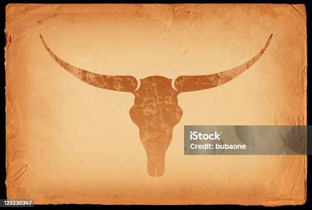 Ilustración de Longhorn De Texas Sobre Fondo De Papel Viejo Cráneo y más Vectores Libres de Derechos de Longhorn de Texas