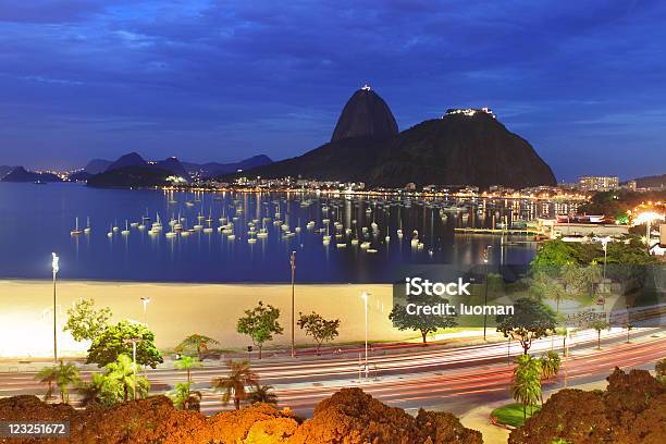 Sugarloaf En Rio De Janeiro Foto de stock y más banco de imágenes de Agua - Agua, Aire libre, Anochecer