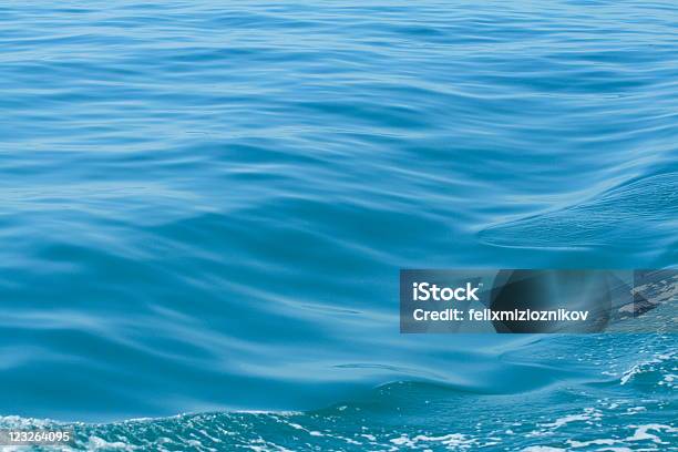 Tle Niebieski Wody - zdjęcia stockowe i więcej obrazów Bez ludzi - Bez ludzi, Błękit królewski, Ciecz