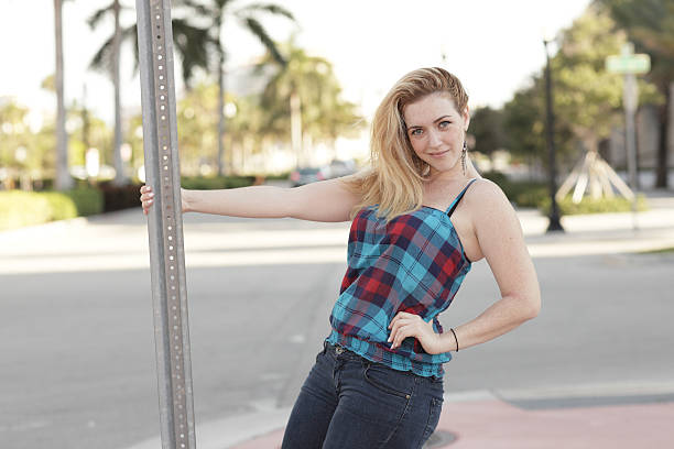 istock Woman posing on the streets 123303848