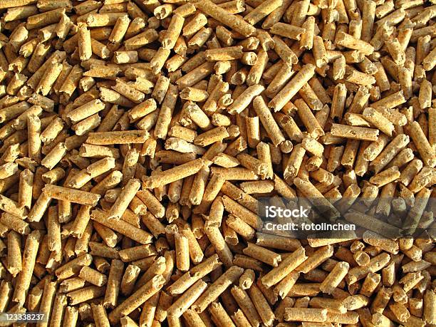 Holzpellets Stockfoto und mehr Bilder von Heizkörper - Heizkörper, Biomasse - Erneuerbarkeit, Braun