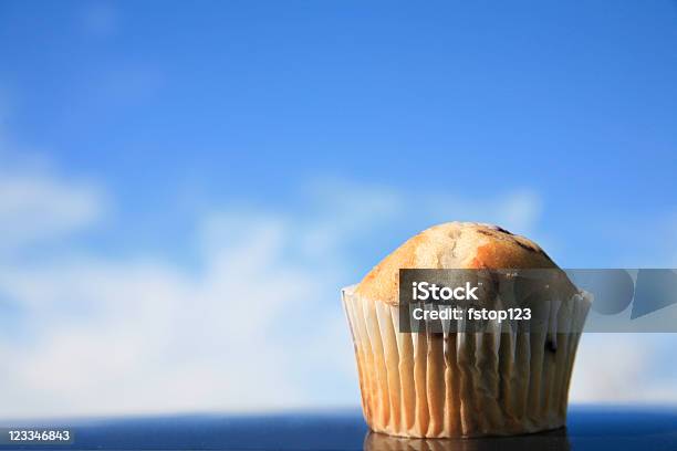 Foto de Muffin De Mirtilo e mais fotos de stock de Muffin de Blueberry - Muffin de Blueberry, Assado no Forno, Azul